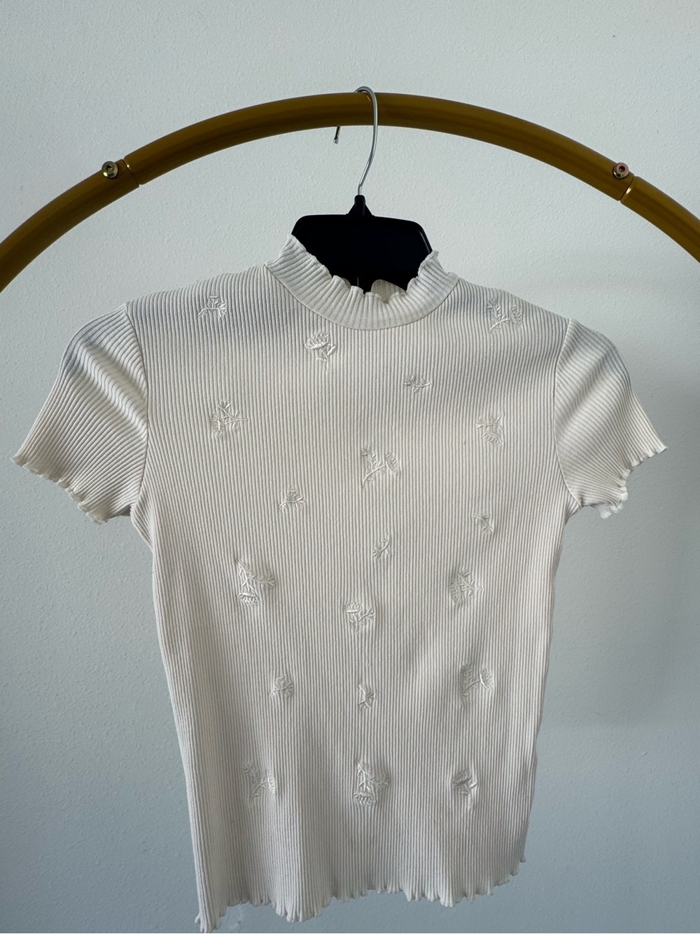 Zara Cream Ribbed Mock-Neck Short Sleeve Top with Floral Detail